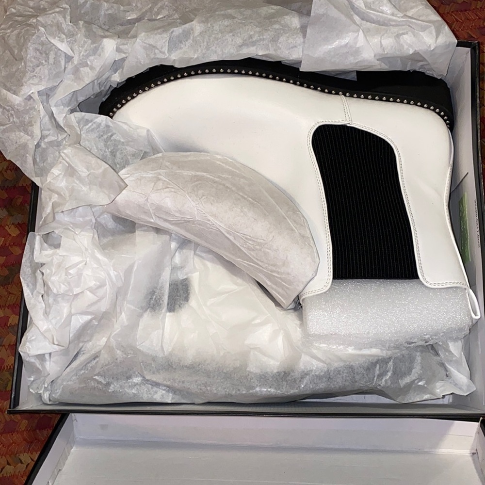NEW MIA CHELSEA WHITE MALTA VEGAN LEATHER SLIP ON BOOTS